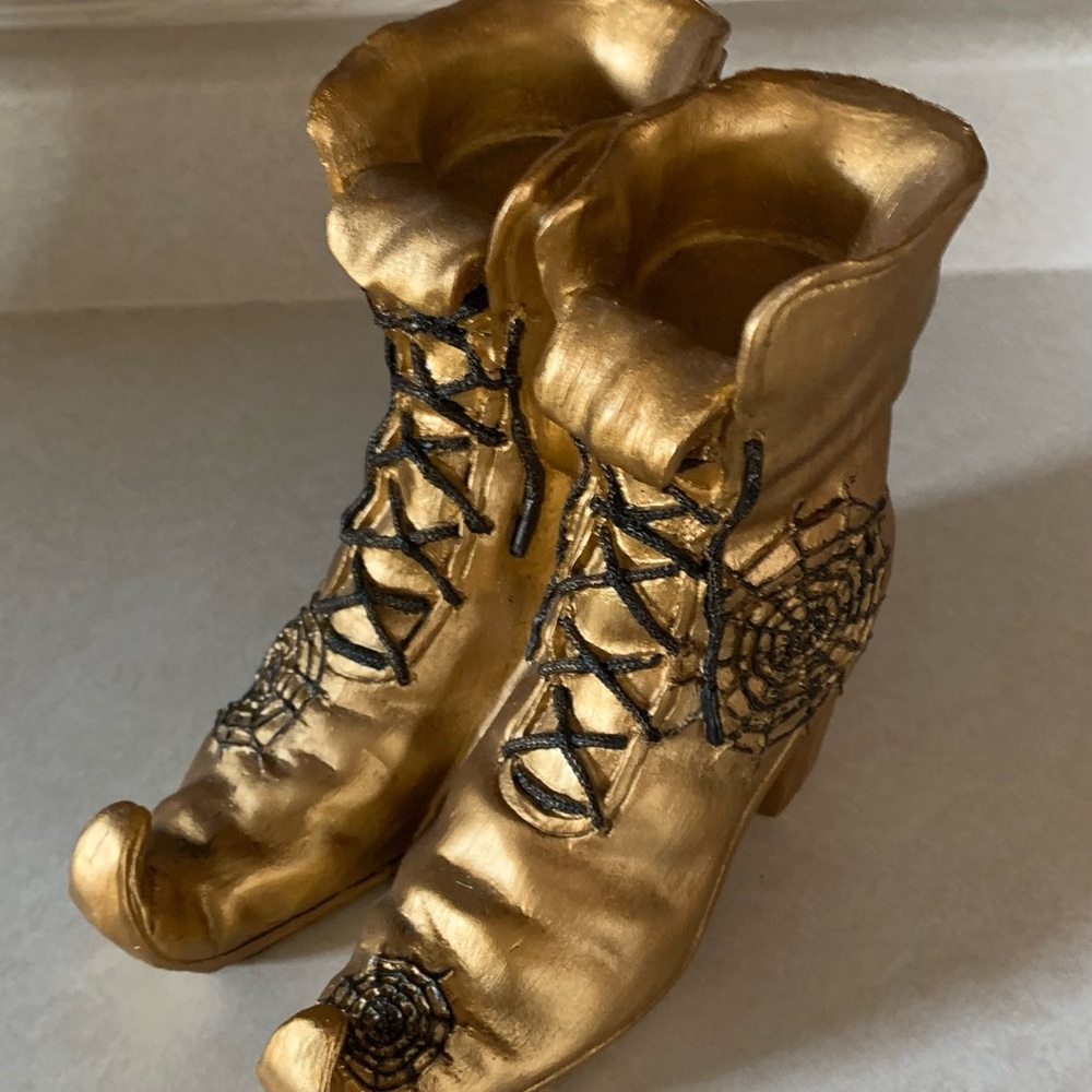 Witches Boots Gold w/ Black Detailing - Picture 4 of 7